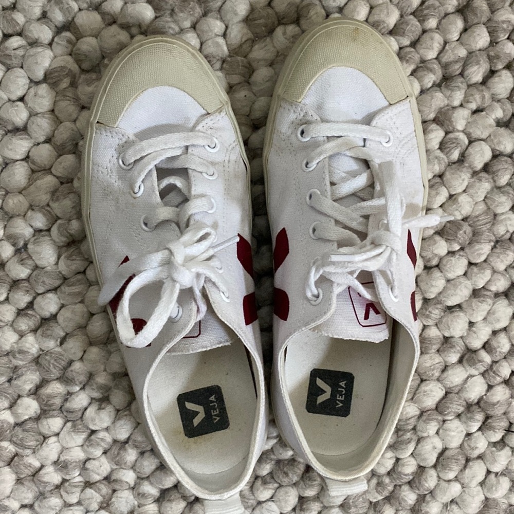 Women’s Vejas size 39